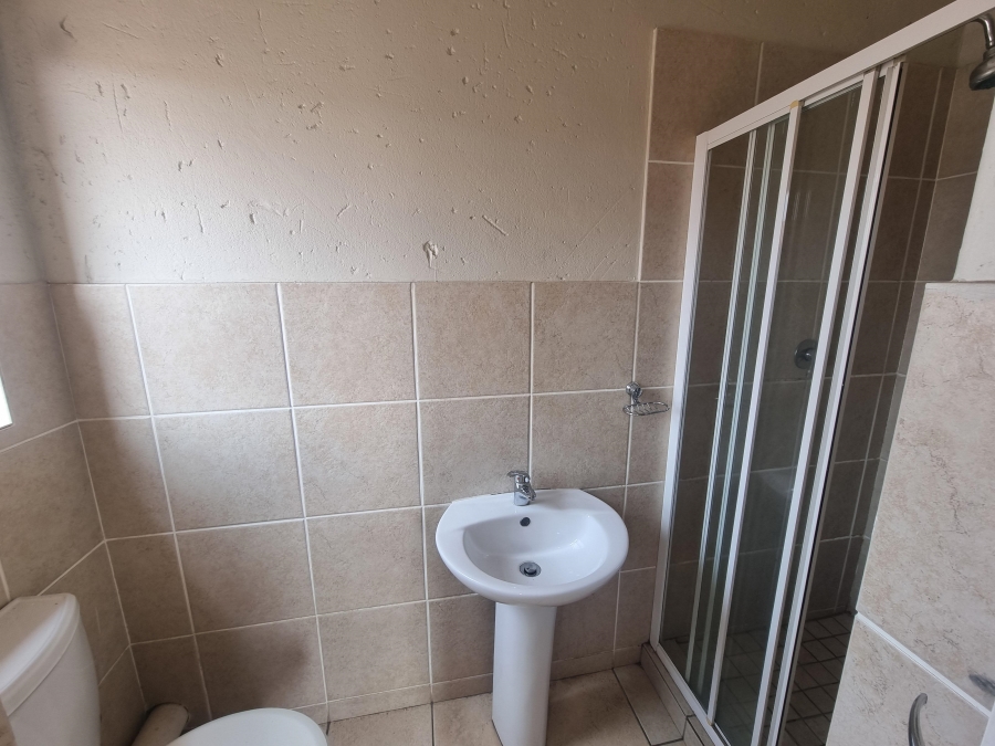 To Let 3 Bedroom Property for Rent in Ruimsig Gauteng