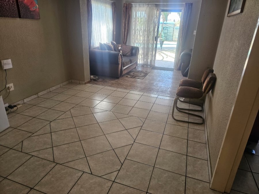 4 Bedroom Property for Sale in Mayberry Park Gauteng