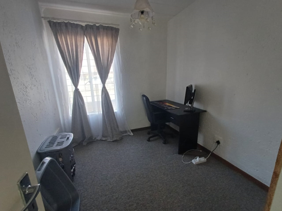 2 Bedroom Property for Sale in Glen Marais Gauteng