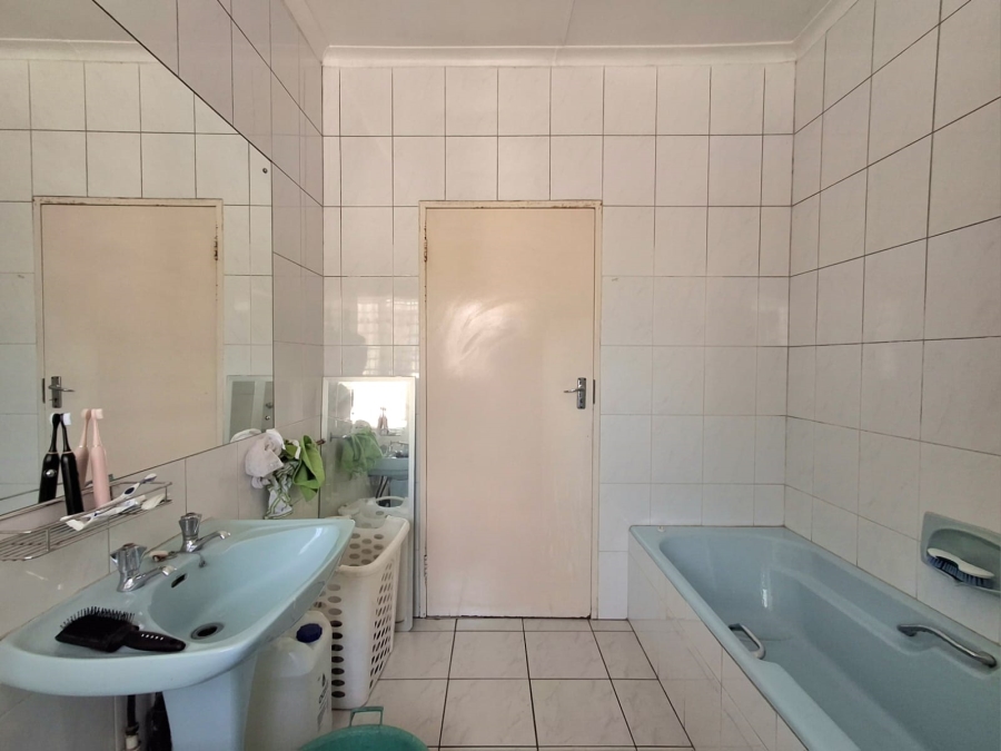 4 Bedroom Property for Sale in Eden Glen Gauteng