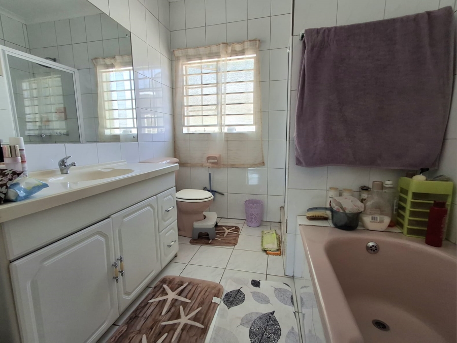 4 Bedroom Property for Sale in Eden Glen Gauteng