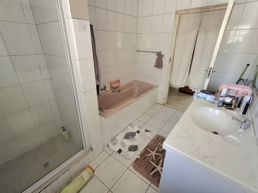 4 Bedroom Property for Sale in Eden Glen Gauteng