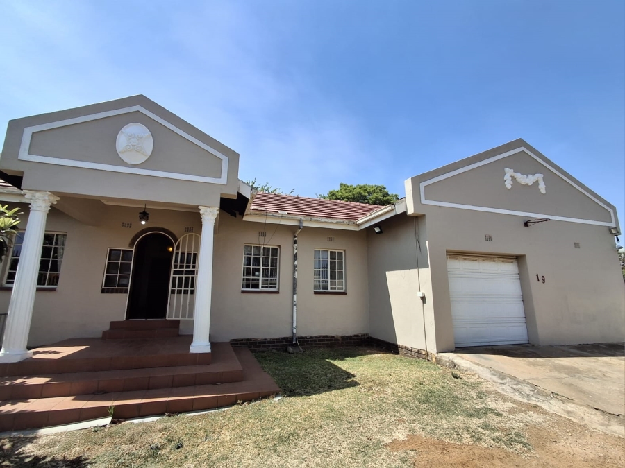 4 Bedroom Property for Sale in Eden Glen Gauteng