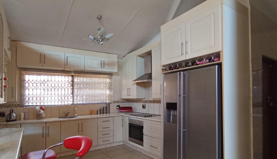 4 Bedroom Property for Sale in The Orchards Gauteng