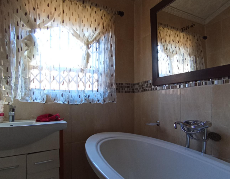 4 Bedroom Property for Sale in The Orchards Gauteng