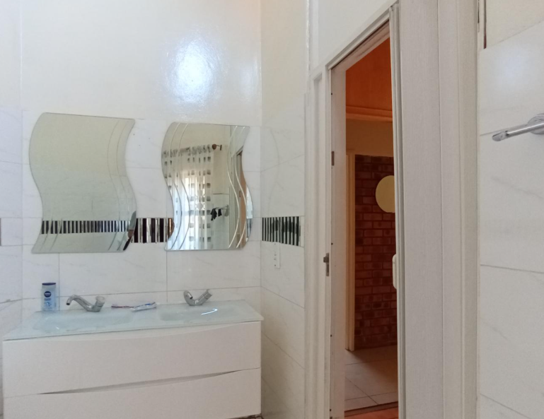 4 Bedroom Property for Sale in The Orchards Gauteng