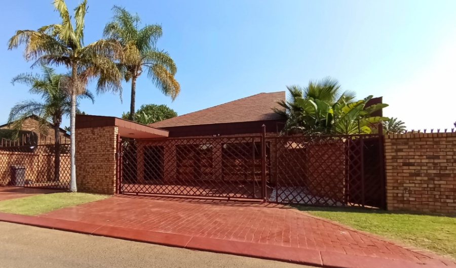 4 Bedroom Property for Sale in The Orchards Gauteng