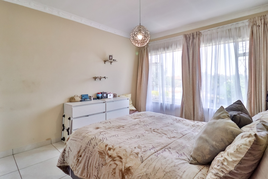 2 Bedroom Property for Sale in Kew Gauteng