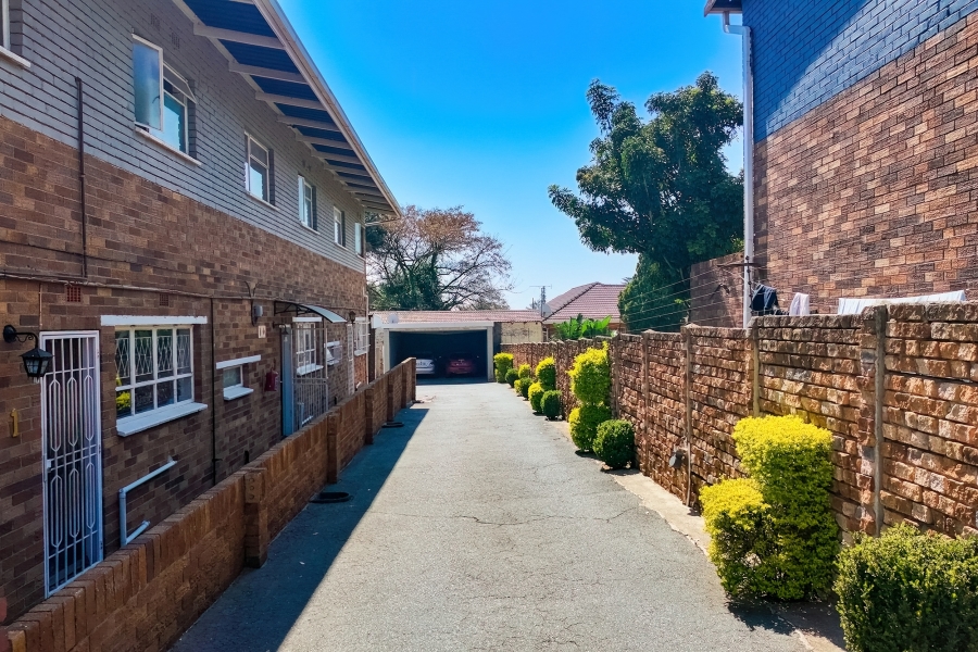 2 Bedroom Property for Sale in Kew Gauteng