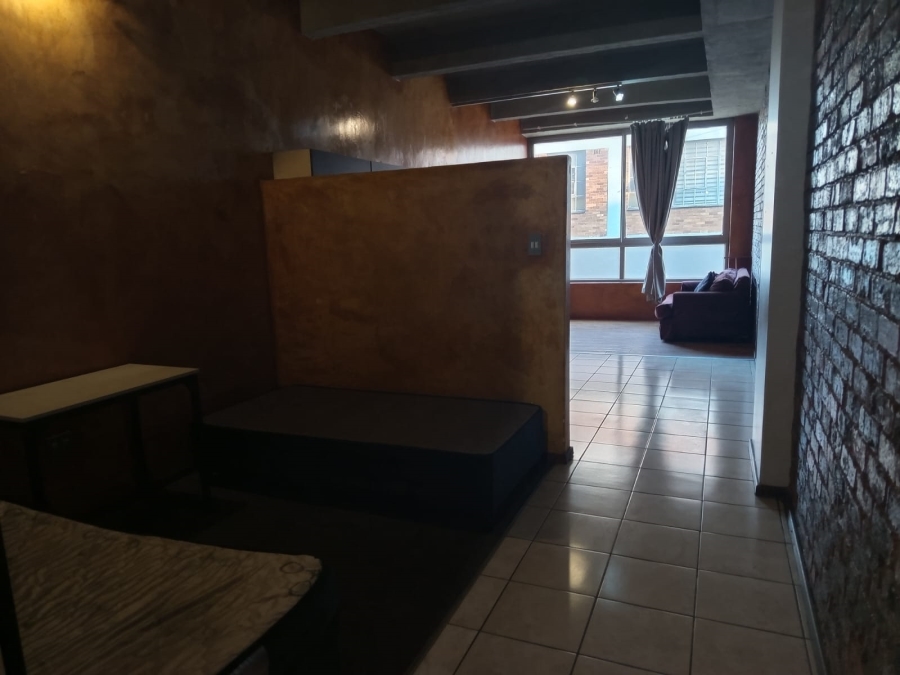 To Let 1 Bedroom Property for Rent in Braamfontein Gauteng