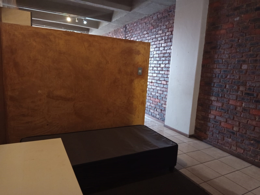 To Let 1 Bedroom Property for Rent in Braamfontein Gauteng