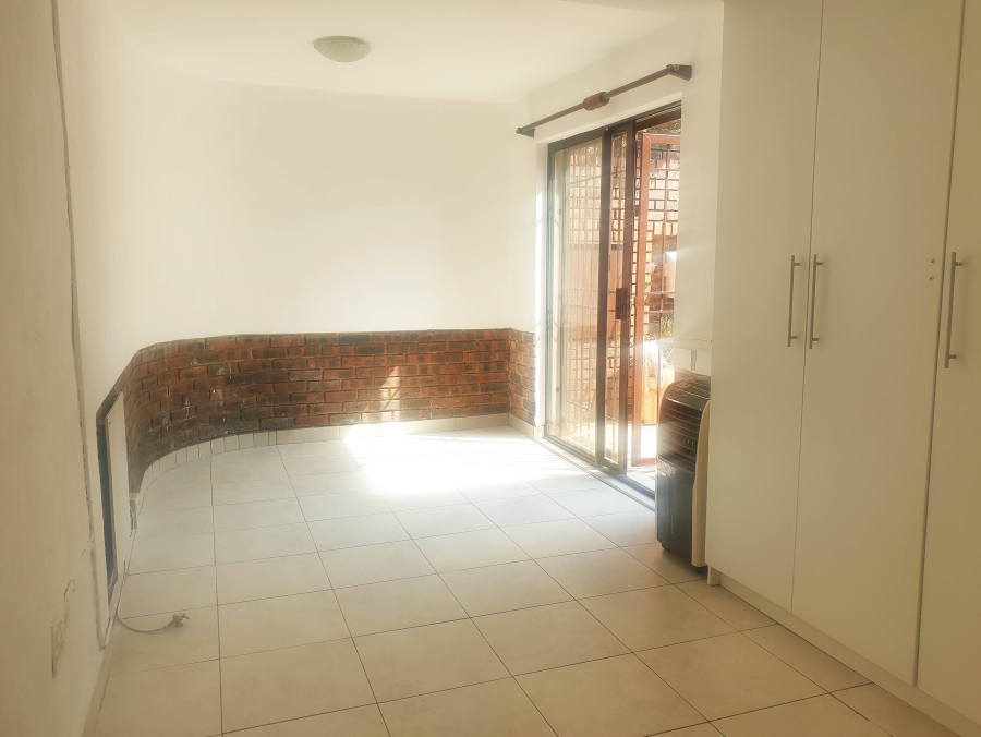 To Let 1 Bedroom Property for Rent in Orange Grove Gauteng