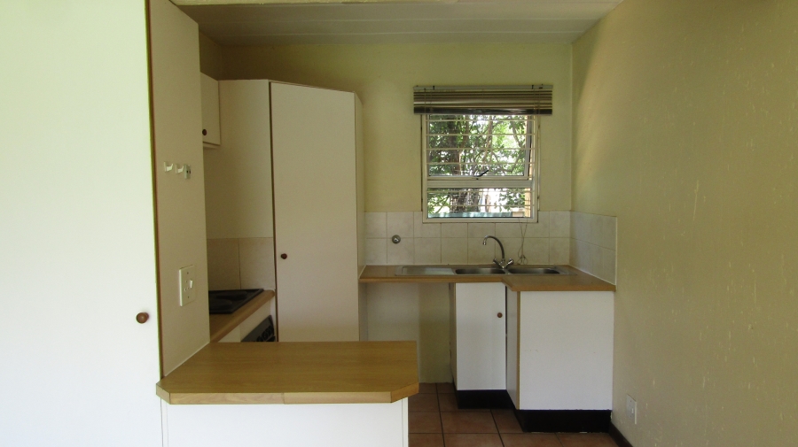 To Let 2 Bedroom Property for Rent in Ferndale Gauteng