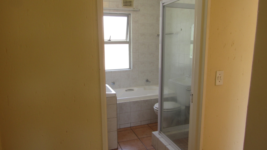 To Let 2 Bedroom Property for Rent in Ferndale Gauteng
