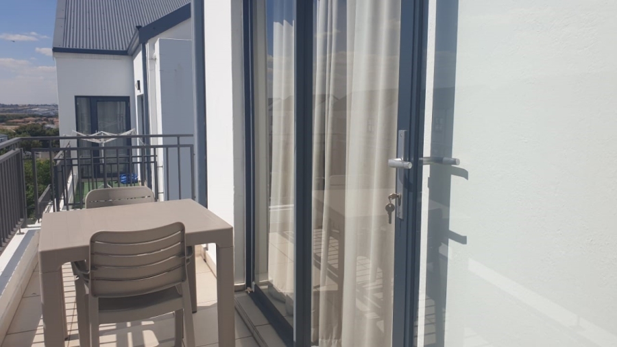 1 Bedroom Property for Sale in Greenstone Ridge Gauteng