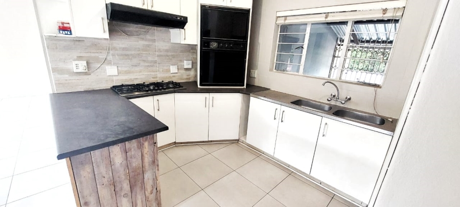 To Let 3 Bedroom Property for Rent in Vorna Valley Gauteng