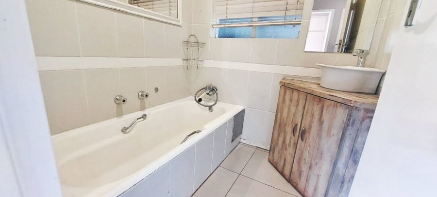To Let 3 Bedroom Property for Rent in Vorna Valley Gauteng