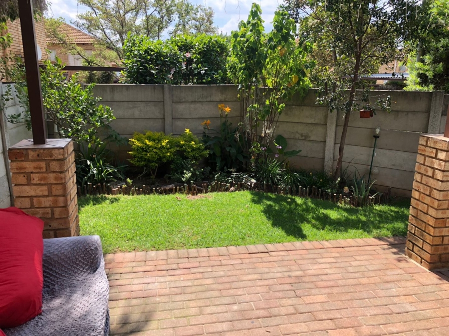 2 Bedroom Property for Sale in Allens Nek Gauteng