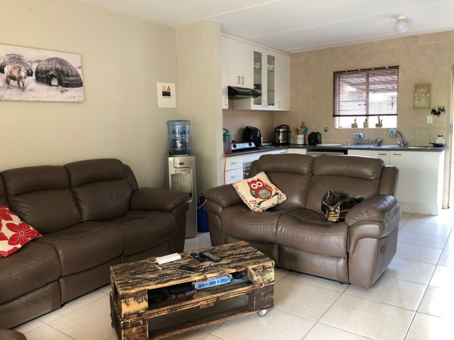2 Bedroom Property for Sale in Allens Nek Gauteng