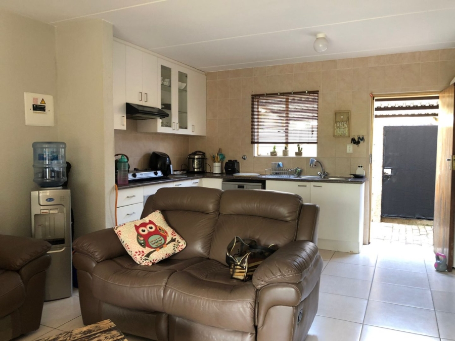2 Bedroom Property for Sale in Allens Nek Gauteng