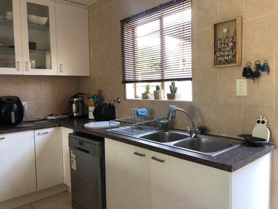 2 Bedroom Property for Sale in Allens Nek Gauteng
