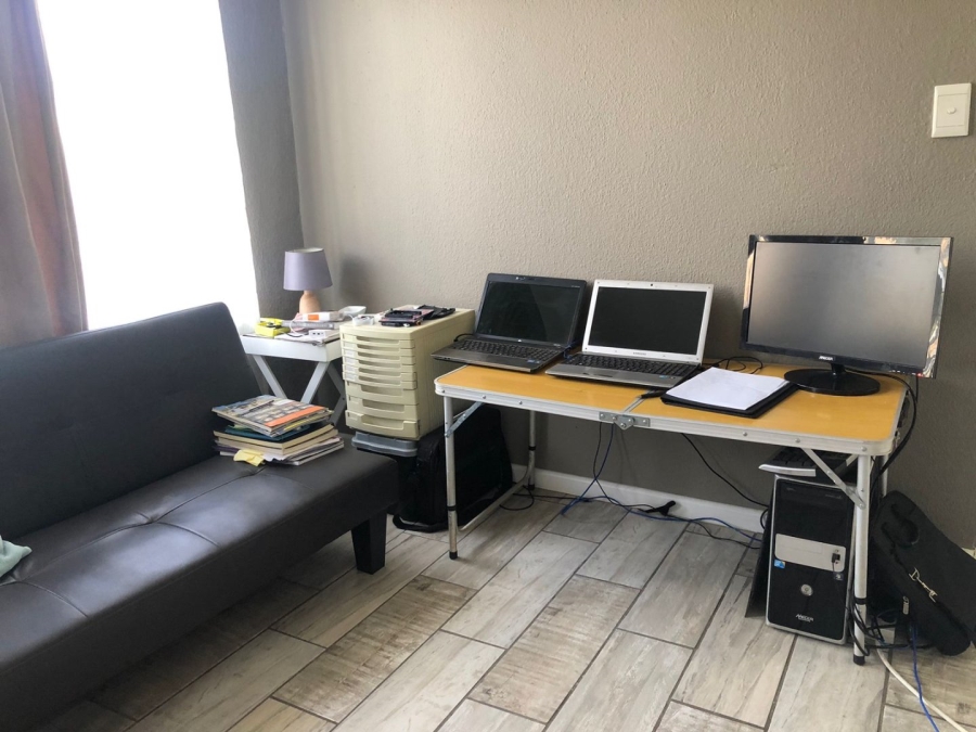 2 Bedroom Property for Sale in Allens Nek Gauteng