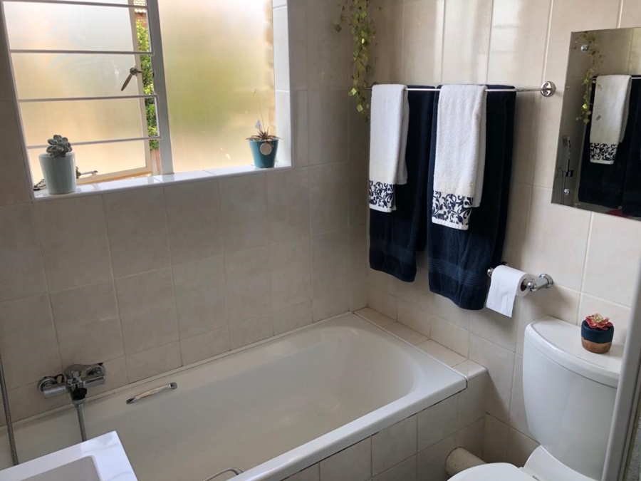 2 Bedroom Property for Sale in Allens Nek Gauteng