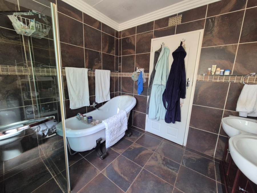 3 Bedroom Property for Sale in Rant En Dal Gauteng