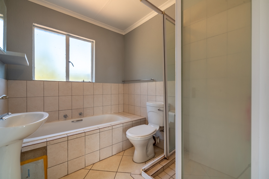 2 Bedroom Property for Sale in Willowbrook Gauteng