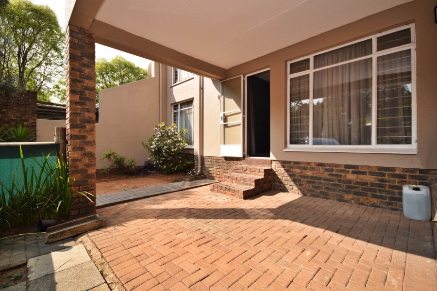 2 Bedroom Property for Sale in Sonneglans Gauteng