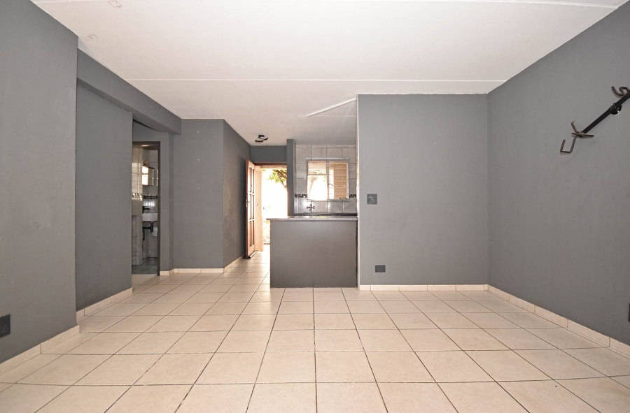 2 Bedroom Property for Sale in Sonneglans Gauteng