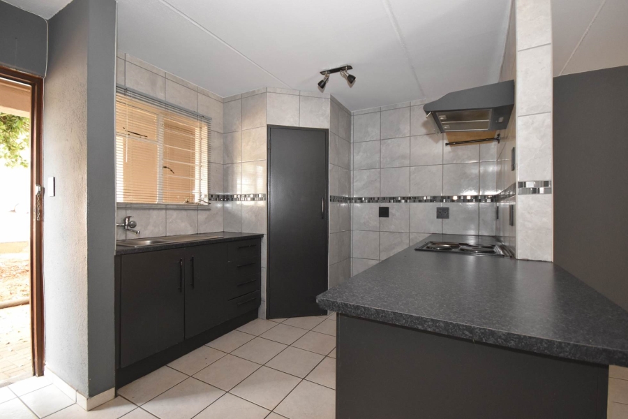 2 Bedroom Property for Sale in Sonneglans Gauteng