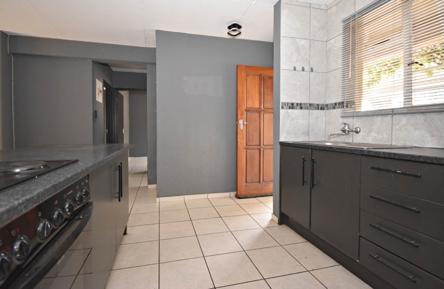 2 Bedroom Property for Sale in Sonneglans Gauteng