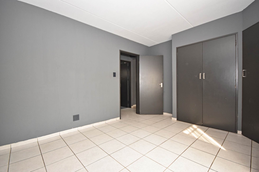 2 Bedroom Property for Sale in Sonneglans Gauteng