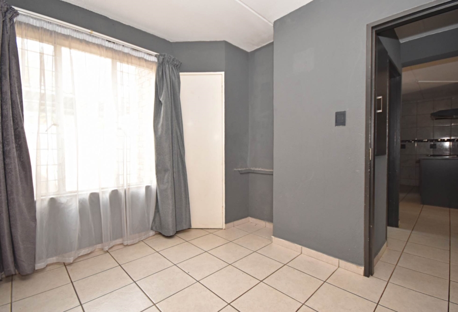 2 Bedroom Property for Sale in Sonneglans Gauteng