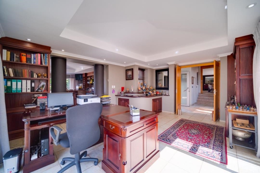 4 Bedroom Property for Sale in Waterkloof Ridge Gauteng