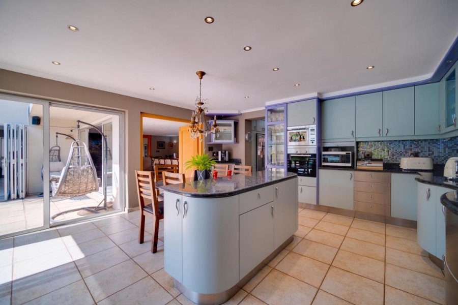 4 Bedroom Property for Sale in Waterkloof Ridge Gauteng