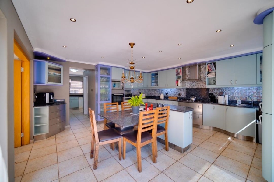 4 Bedroom Property for Sale in Waterkloof Ridge Gauteng