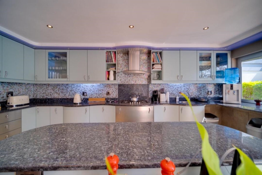 4 Bedroom Property for Sale in Waterkloof Ridge Gauteng