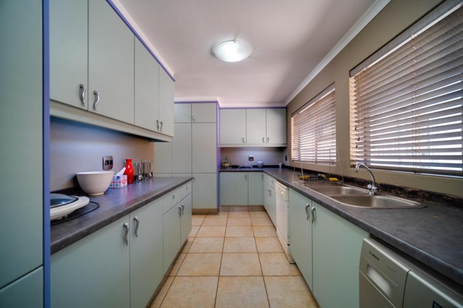 4 Bedroom Property for Sale in Waterkloof Ridge Gauteng