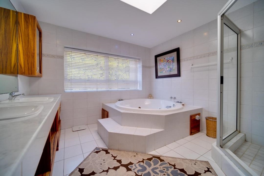 4 Bedroom Property for Sale in Waterkloof Ridge Gauteng