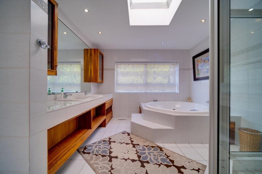 4 Bedroom Property for Sale in Waterkloof Ridge Gauteng