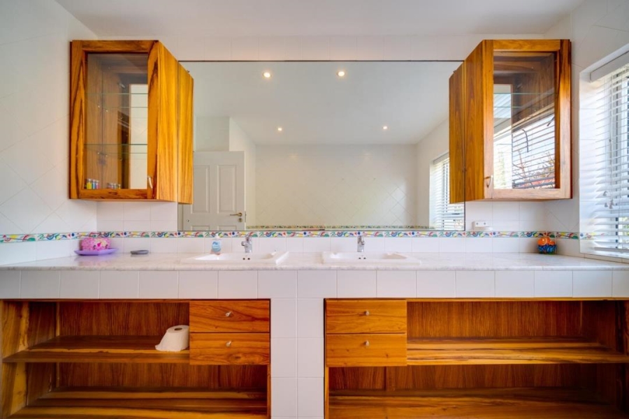 4 Bedroom Property for Sale in Waterkloof Ridge Gauteng