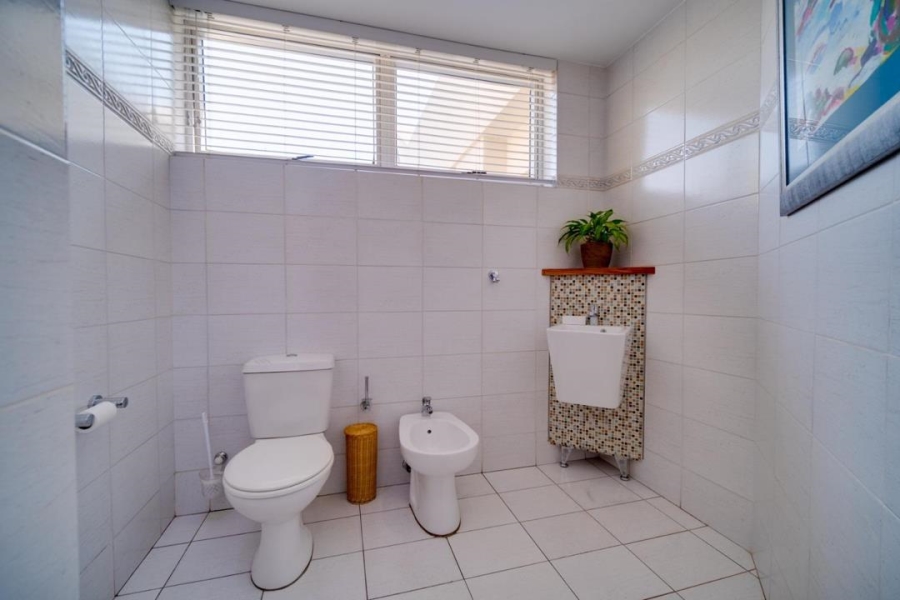 4 Bedroom Property for Sale in Waterkloof Ridge Gauteng