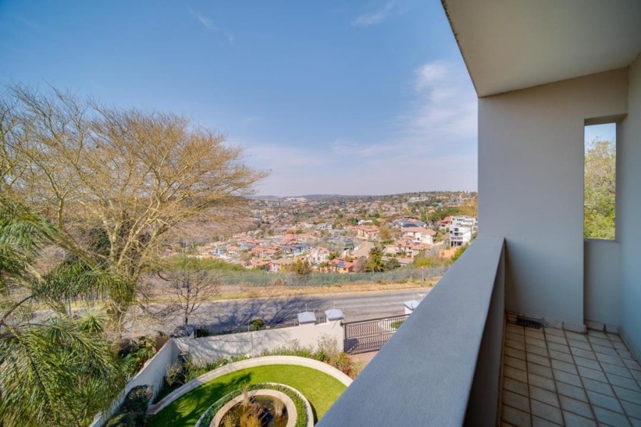 4 Bedroom Property for Sale in Waterkloof Ridge Gauteng