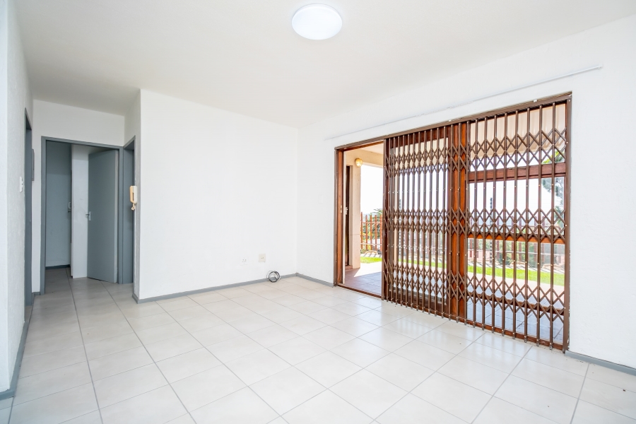 2 Bedroom Property for Sale in Constantia Kloof Gauteng