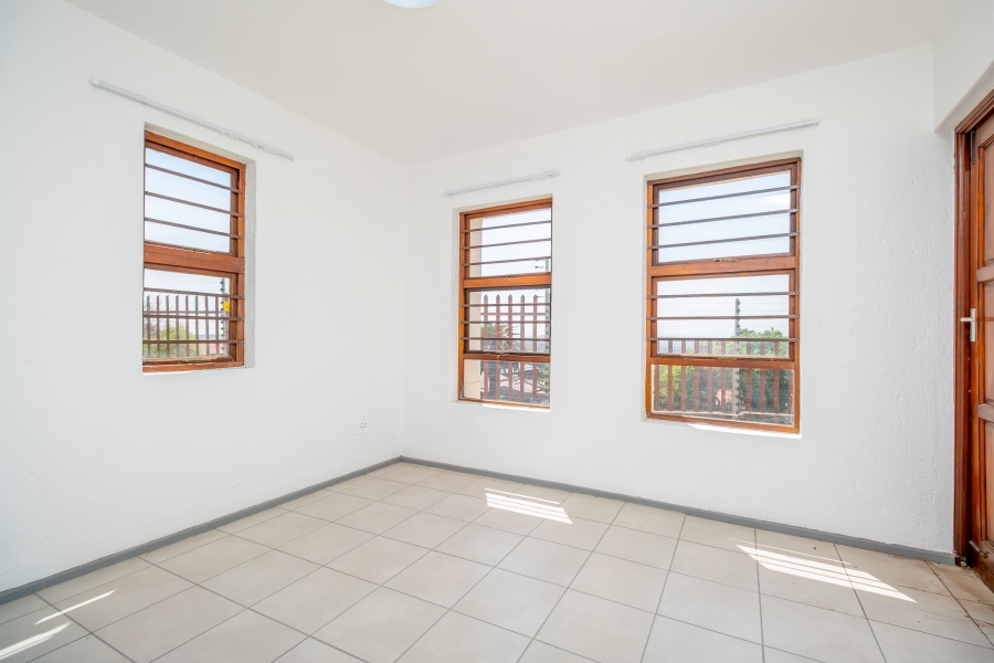2 Bedroom Property for Sale in Constantia Kloof Gauteng