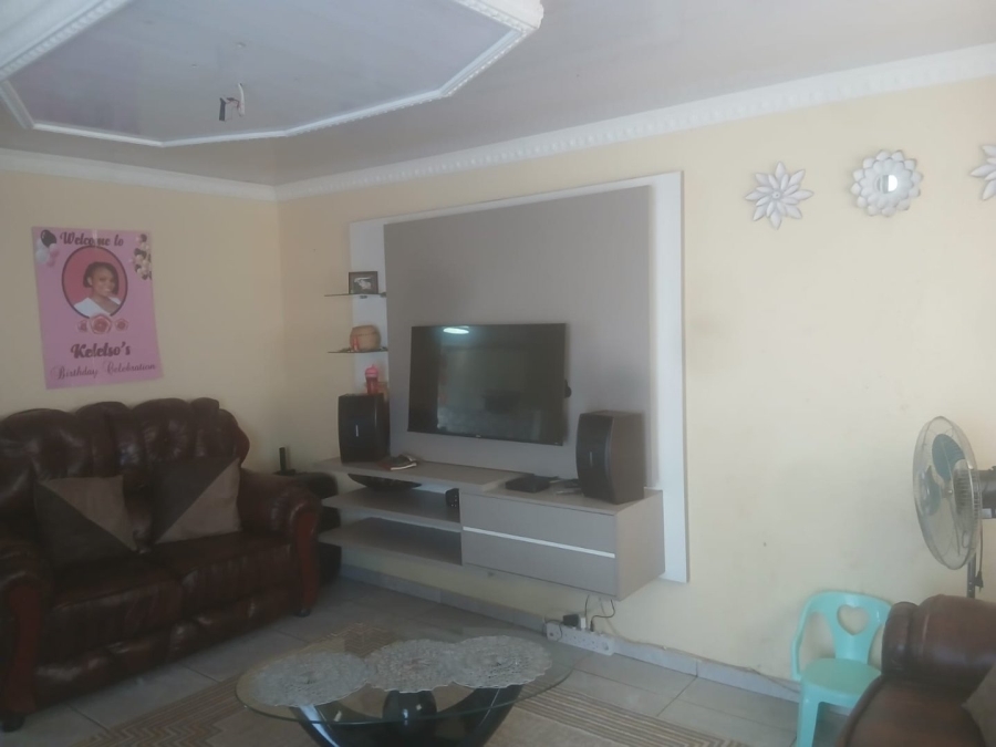 3 Bedroom Property for Sale in Mohlakeng Gauteng