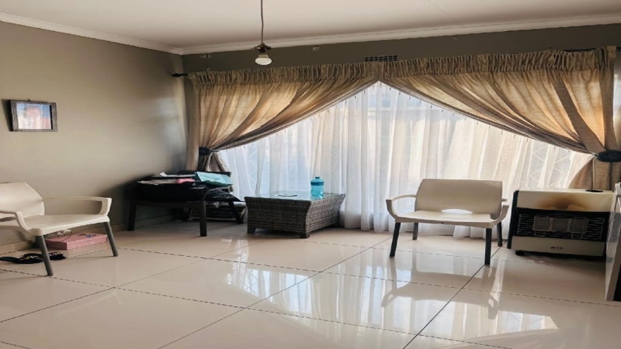 3 Bedroom Property for Sale in Vanderbijlpark SE 6 Gauteng