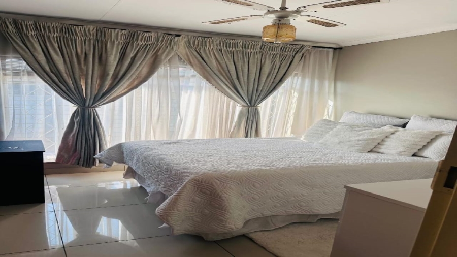 3 Bedroom Property for Sale in Vanderbijlpark SE 6 Gauteng